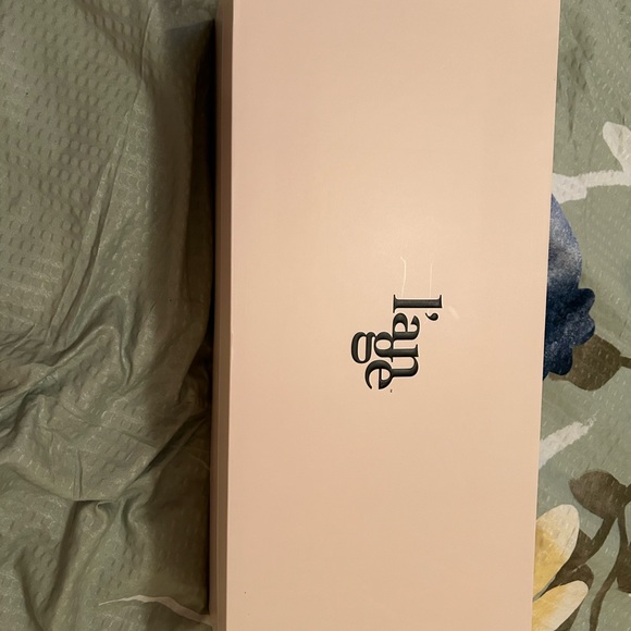 L’Ange large blow dryer and styling brush. - Picture 3 of 7